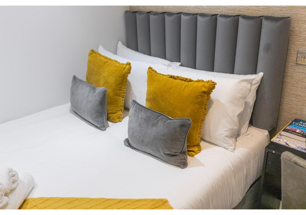 Apartment Compact Comfort: Your Basecamp *